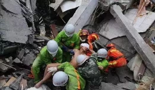 十一年前汶川跳伞,汶川十一年嫁人