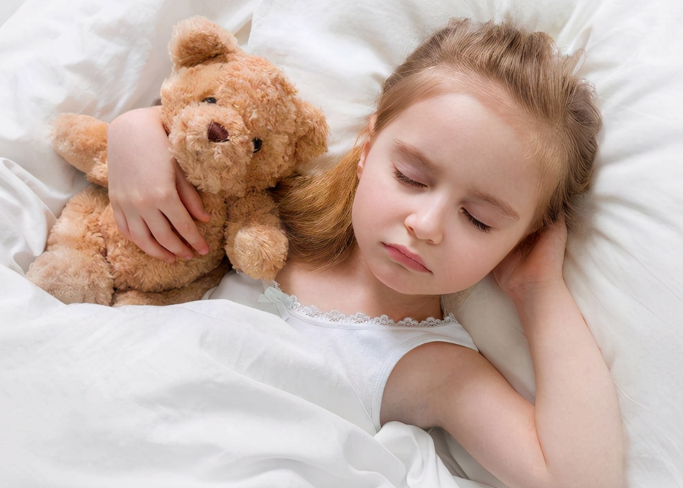 新生儿头发稀少是什么原因引起,新生宝宝头发稀少什么原因