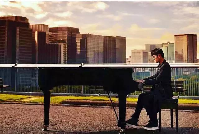 “我希望不要只是你的青春而已，我希望我是你的一辈子”