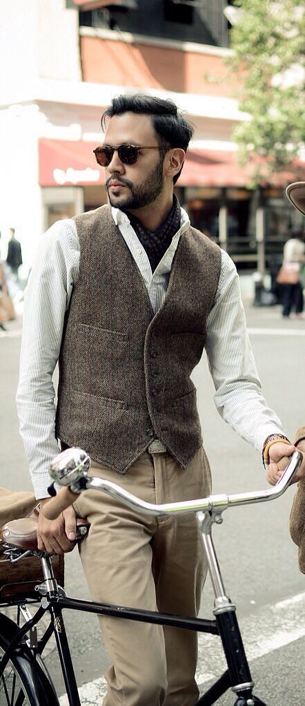 粗花呢西装搭配酒红色西裤,新中式复古风西装穿搭