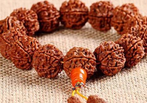 金刚菩提手串开裂怎么补救,金刚菩提手串有裂痕怎样快速补救