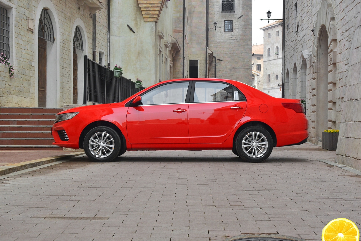 5万左右买手动挡轿车,5万买代步车手动好还是自动挡好