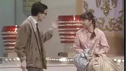 连登春晚24年现状,连登春晚8年走红后却回归家庭