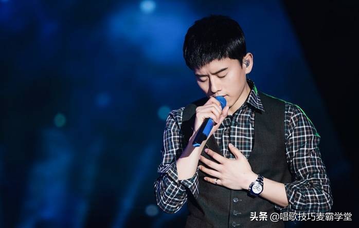 ktv怎么唱歌好听一点,怎样练歌才能在ktv唱歌好听