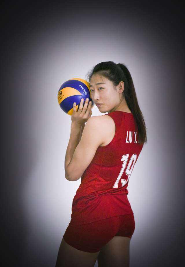 刘晏含腹肌训练视频,郎导刘晏含