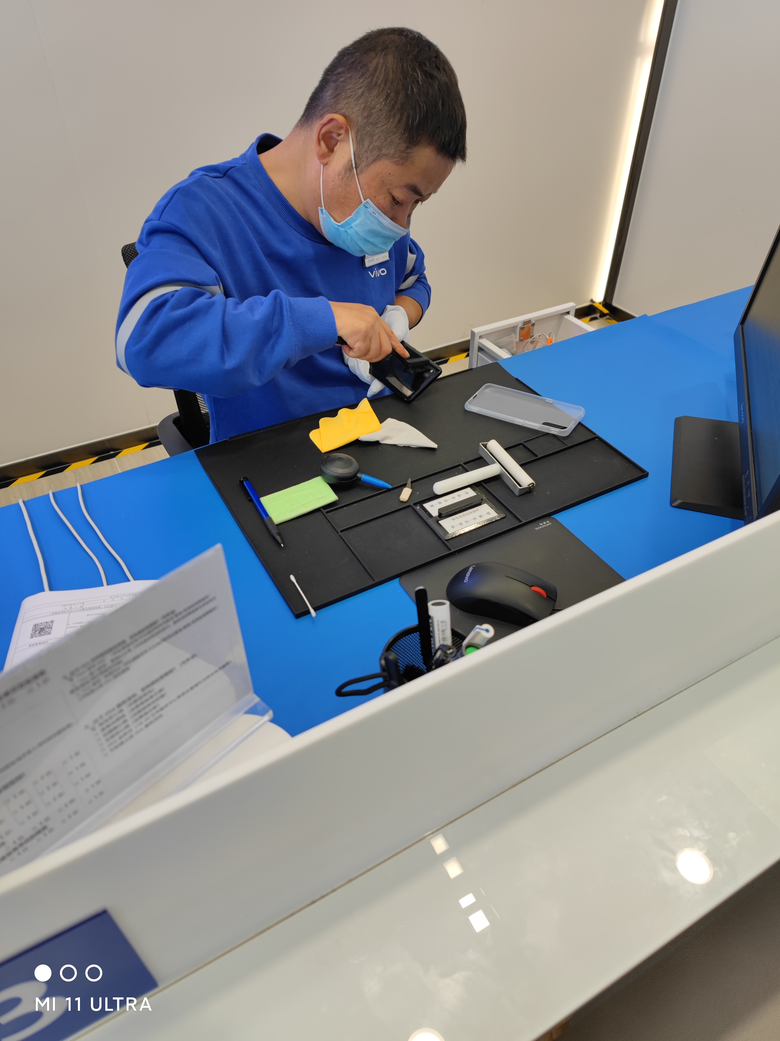 vivo手机全部赠壳和贴膜,vivo原厂保护膜服务