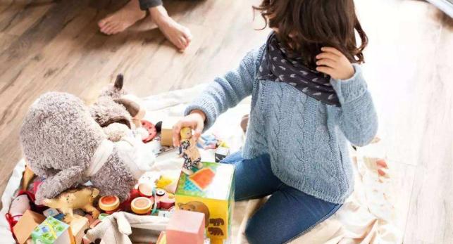 当孩子出现偷东西的行为怎么处理,孩子开始偷东西了家长该怎么做