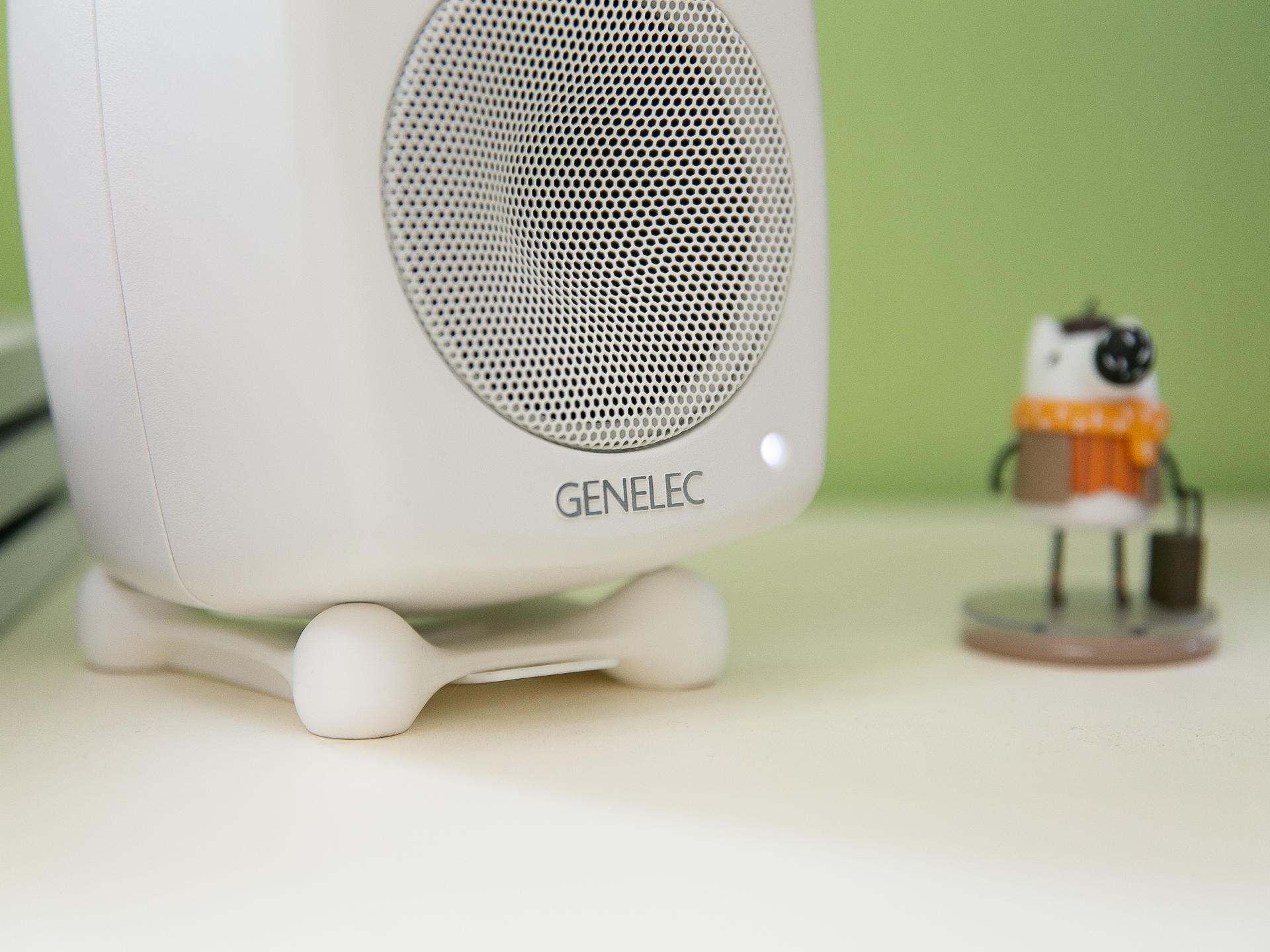 真力genelec g1 f1 立体声2.1 (genelec 真力g one g1)