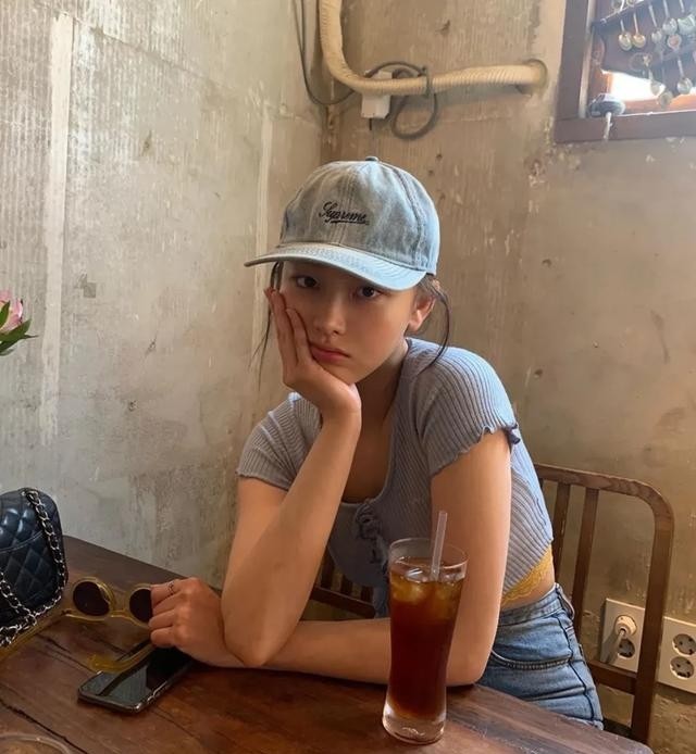 夏天戴什么颜色帽子防晒效果好,夏天哪种款式颜色的帽子最防晒