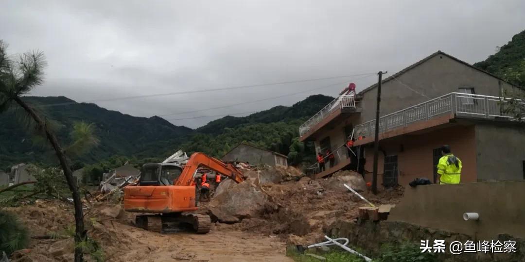 山体滑坡死亡20人有多大责任,山体滑坡一家四口被埋引发事故