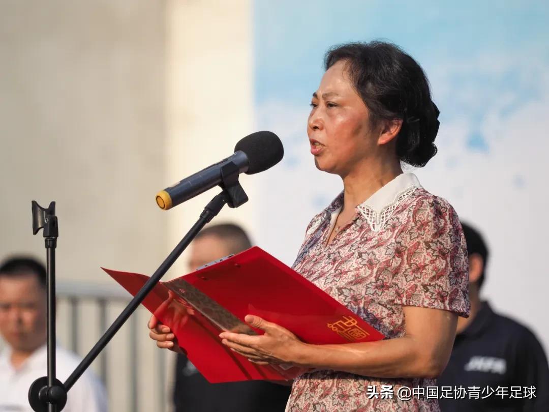 快乐绿茵场放飞足球梦“奔跑吧·赣鄱少年”足球公益行在婺源启动