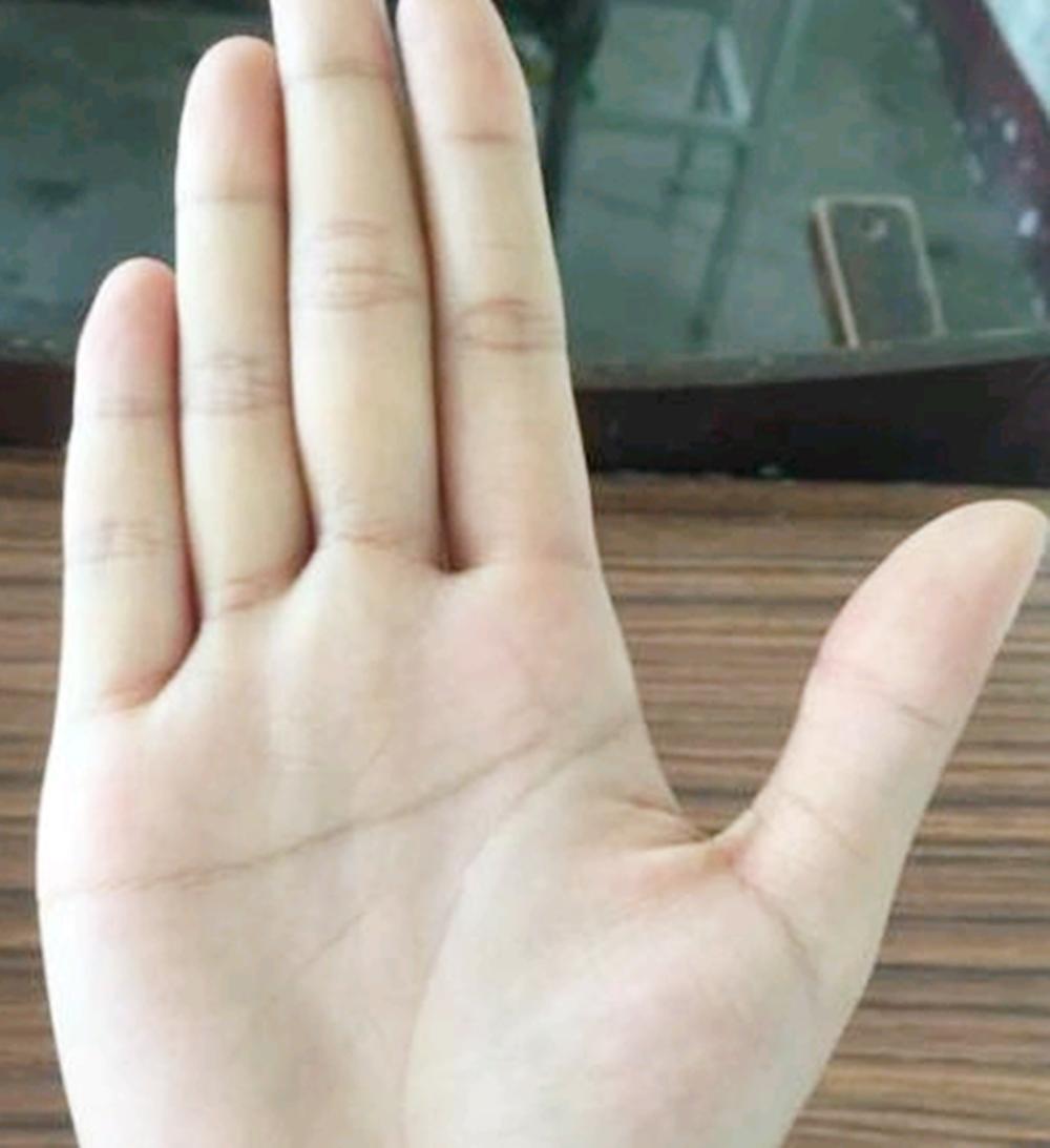 你的右手食指和无名指哪个更长,你的食指比无名指长对吗