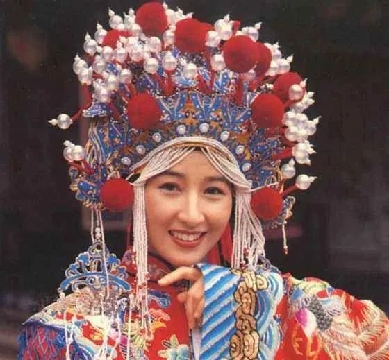 还有哪些好看的中式嫁衣,中式嫁衣惊艳瞬间