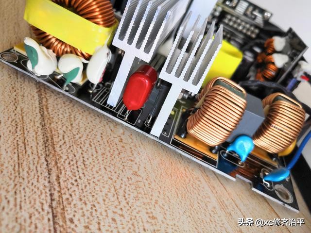 艾湃ag750w拆解,艾湃电竞ag750m拆解