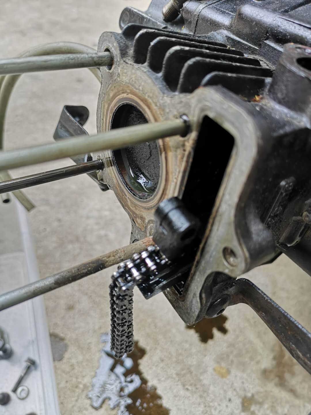 本田摩托车幼兽70c,改装老款铃木摩托