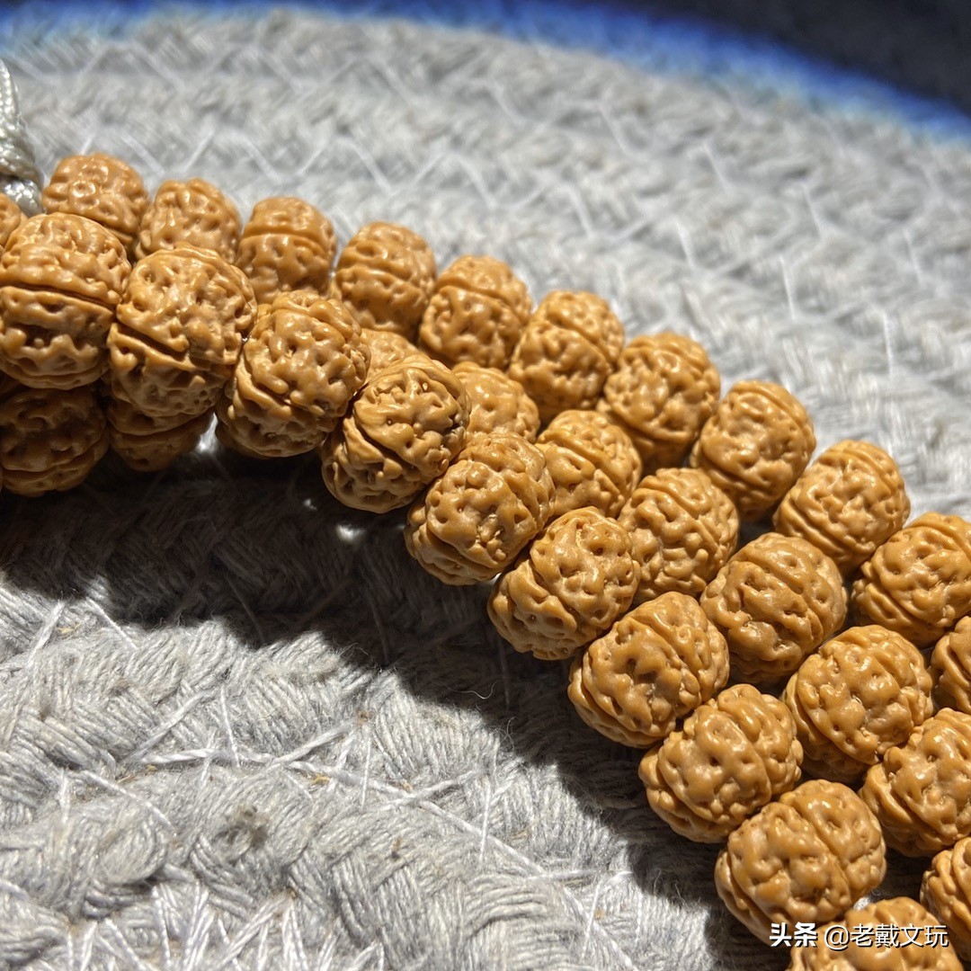赏好物教学交流，今日给大家带来的是一串极品小金刚