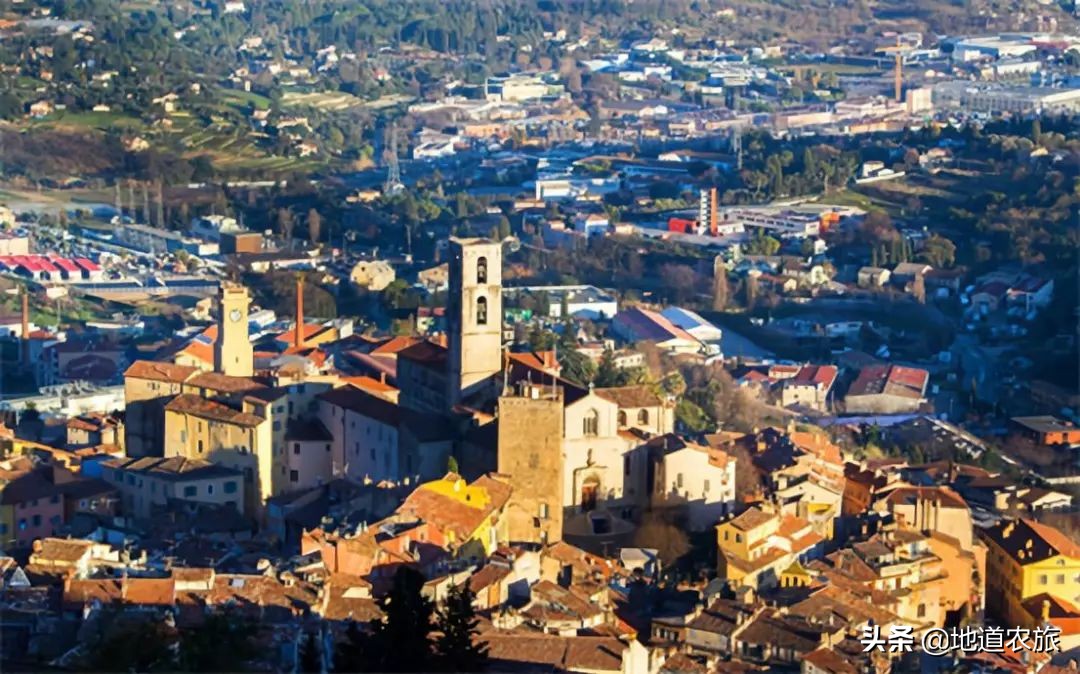 格拉斯小镇如何成为世界香水之都,格拉斯小镇被誉为香水之都的原因