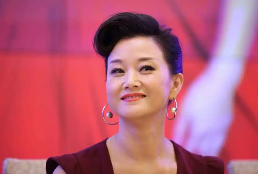 还记得唱《辣妹子》的*祖英宋**吗，她如今过得怎么样？