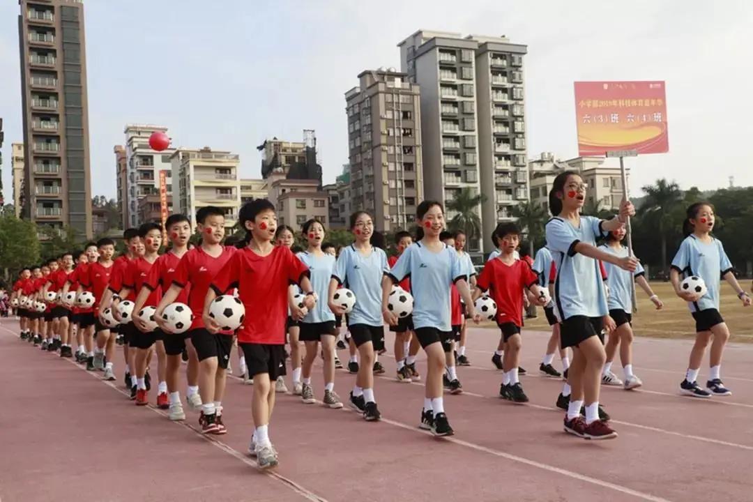 东莞市虎门外语学校中考喜报,东莞虎门外语学校2023高考喜报