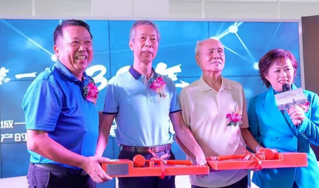 2004年深圳买地建房,在深圳买下28套房后来他怎样了