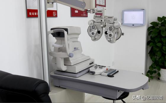 开眼镜店一般加盟哪家好,开眼镜店加盟好还是自己开店好