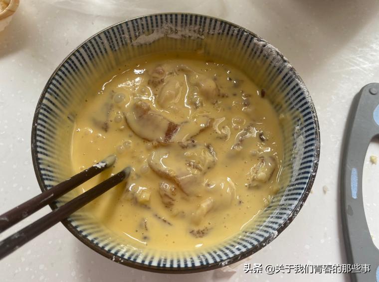 炸酥肉用面粉还是淀粉才酥脆,炸酥肉时裹淀粉好还是面粉好