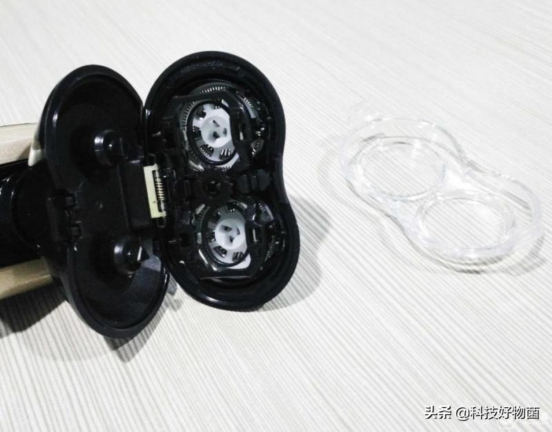 电动剃须刀价格与体验成正相关吗?十年剃须史为你解读电动剃须刀