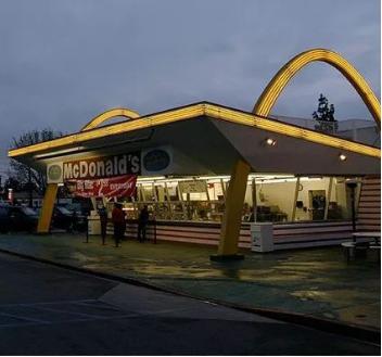 nikelogo色彩与品牌内涵的联系,nike标志创新变化