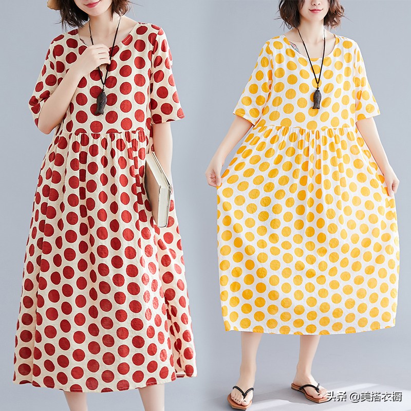 打扮好重要，像我姨这身棉麻裙百搭好看还显瘦，别人都说不像70后