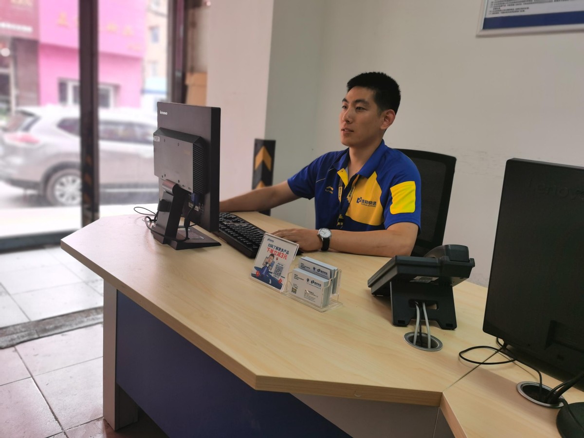 德邦快递退役军人,退伍不褪色脱下军装进警营