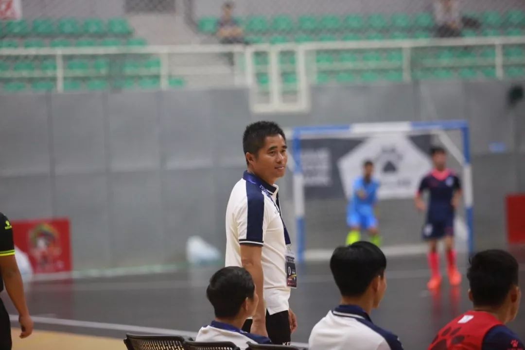 广西民族大学主教练关安霖：面对三峡大学没守门员只能放开拼