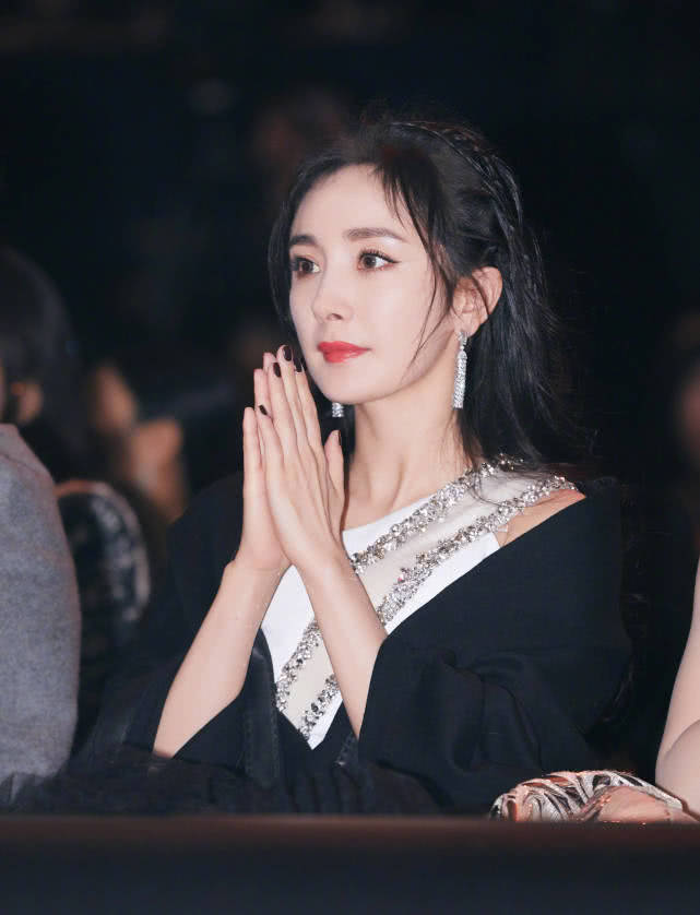 盘点杨幂从出道以来出演的影视剧,杨幂这几年拍的电视剧评分很高的