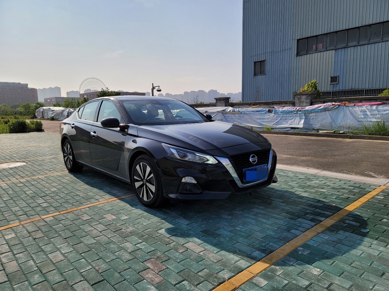 天籁2.0自吸高速第一视角,日产天籁2.0t0到100加速视频