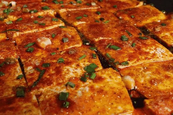 转九曲猜灯谜，赏民俗听老腔，约网红品美食到康镇~