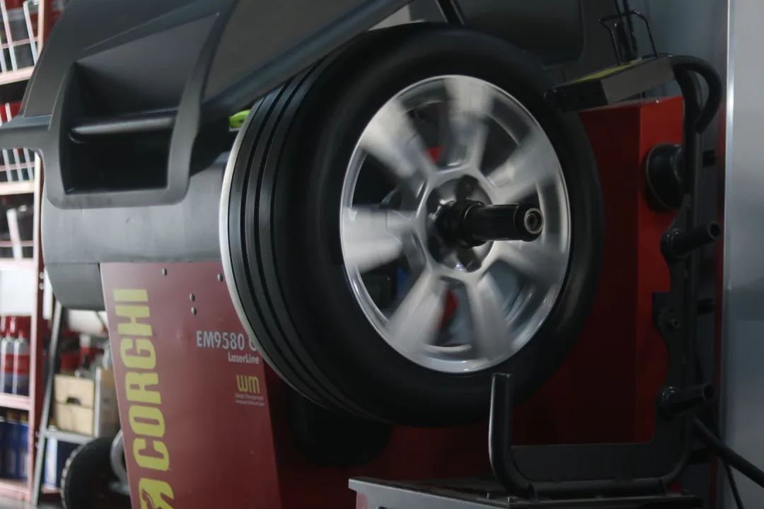 怪兽搞老车：翻新一辆残破生锈的柴油版奥迪A6，翻新后变新车