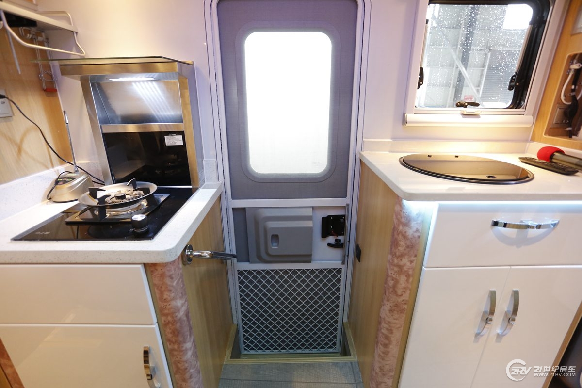 20万左右轻卡房车和c型房车,房车推荐15万到20万c型新能源房车