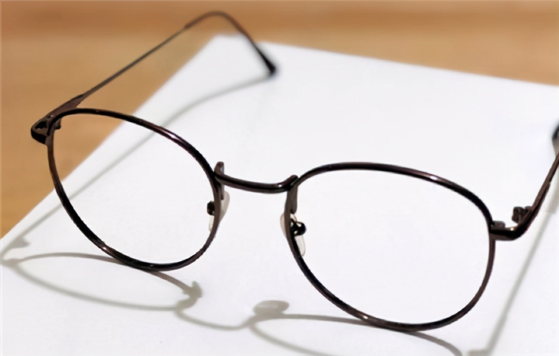 眼镜片磨损了有什么修复的方法吗,眼镜片有点磨损怎么修复