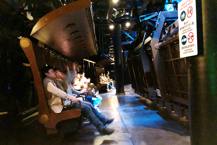 上海迪士尼之旅极速光轮,上海迪士尼项目七个小矮人