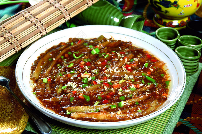 东北人一日三餐都离不开蘸酱菜,东北黄豆酱最快捷的自己在家做法