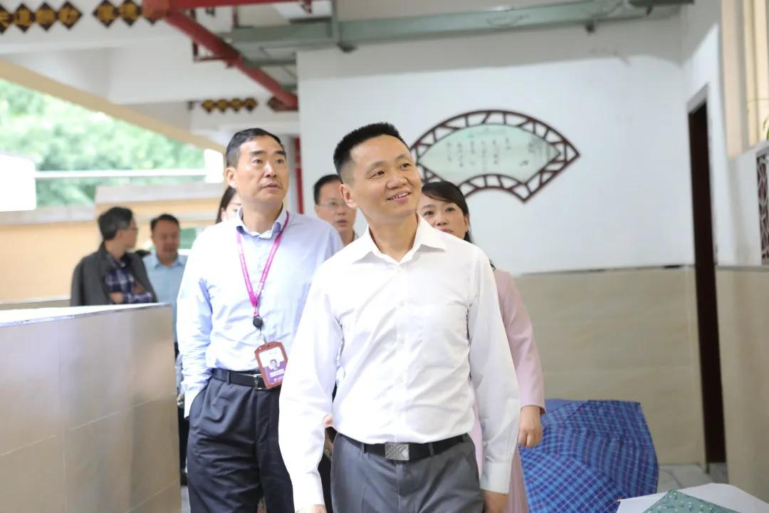 重庆57中创新班与巴蜀班,重庆名校联中对比成都7中