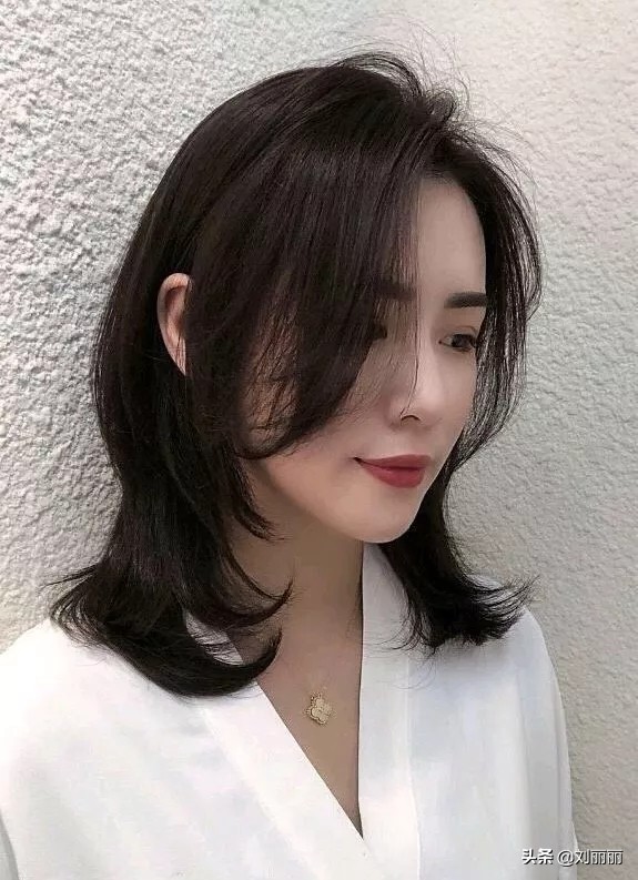 最新流行的锁骨发型,永不过时的发型