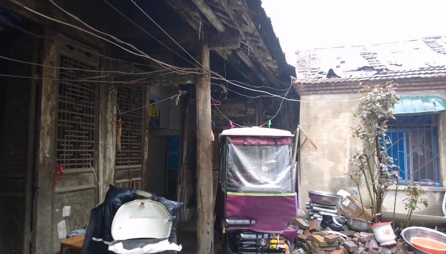 旧阜阳宁半城，宁氏后人的百年老宅，如今成为租客的厨房