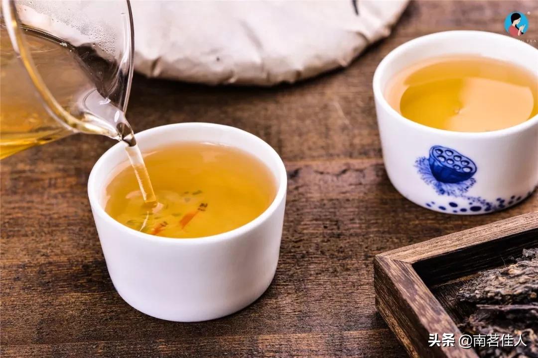 偷得浮生半日闲与君同饮一壶茶,花间浅酌一壶酒浮生偷得半日闲