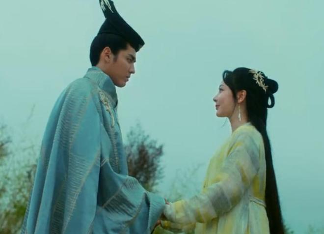 妈妈报警、六六道歉、资本弃子，到底谁令吴亦凡一步步跌落神坛？