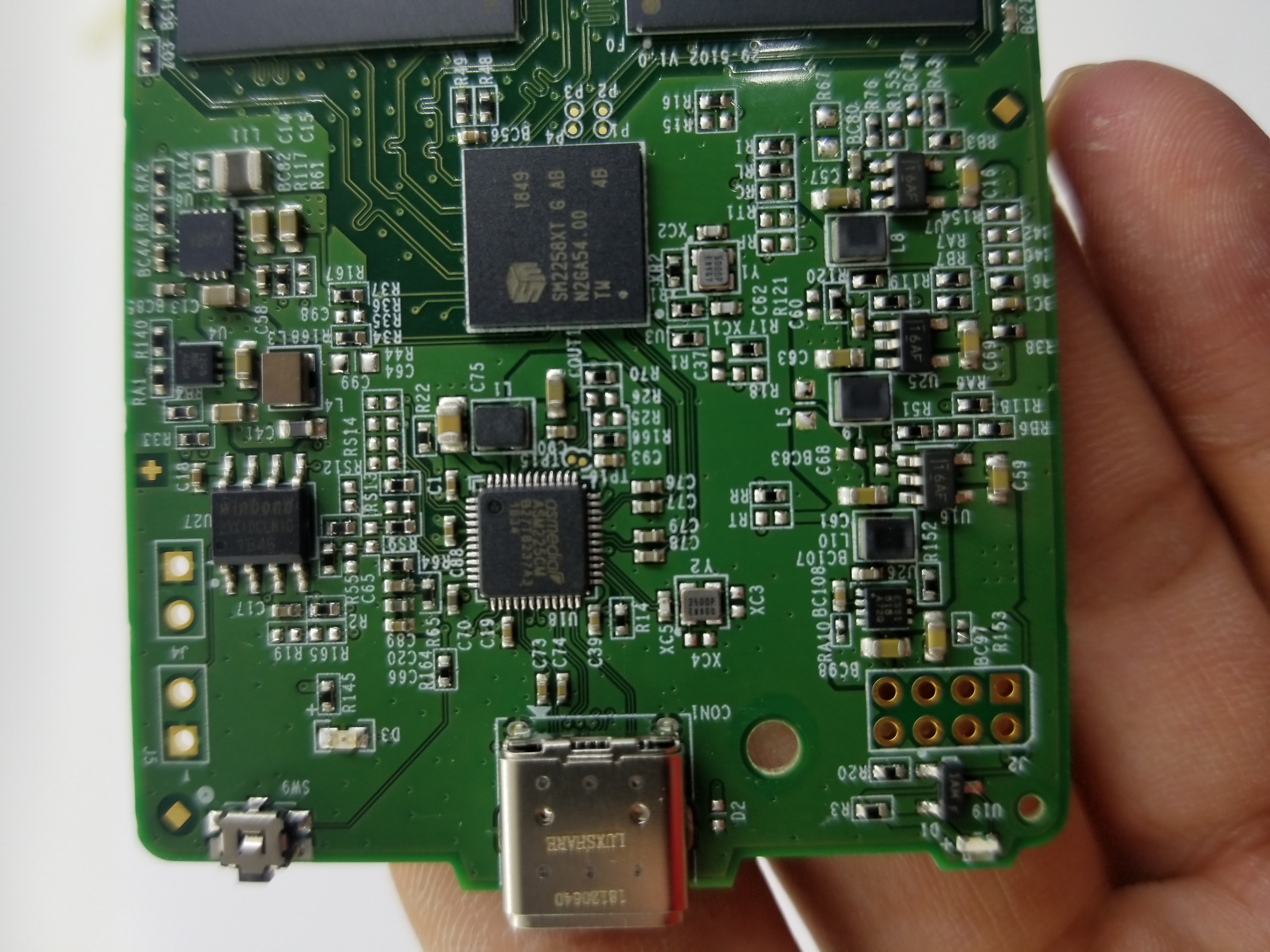 固态硬盘239g,固态硬盘和雷电接口硬盘