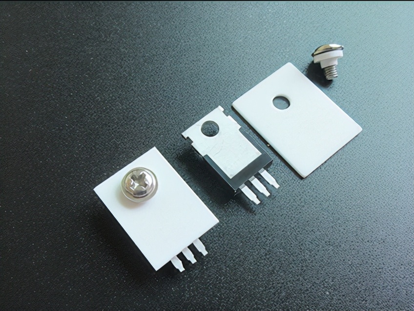 氧化铝陶瓷散热片,氧化铝陶瓷散热片原厂家