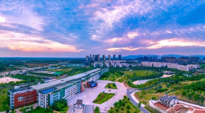 学子圆梦大学,要好好努力实现本科梦