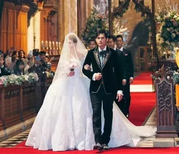 婚纱有哪些大牌,2018十大知名品牌婚纱及价格