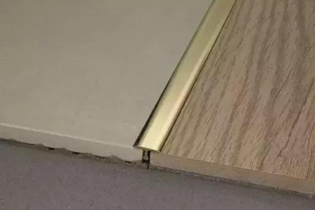 木地板与瓷砖怎么拼缝,瓷砖和木地板之间的缝怎么处理