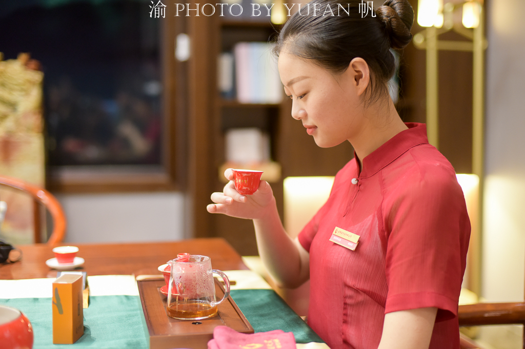 武夷山的茶女，并不是你想象的那样，她们活在茶中，以茶为乐